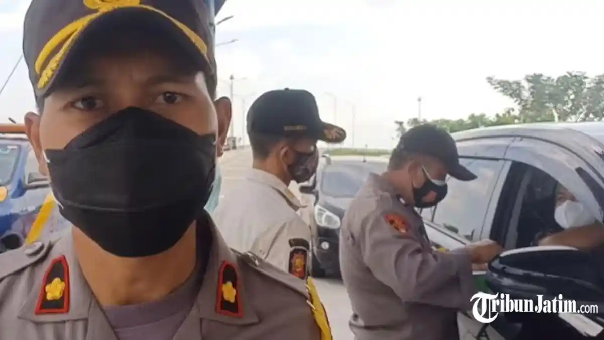 Hari Pertama Penyekatan di Exit Tol Ngawi: 3 Bus Jakarta-Surabaya Putar Balik,1 Penumpang Reaktif