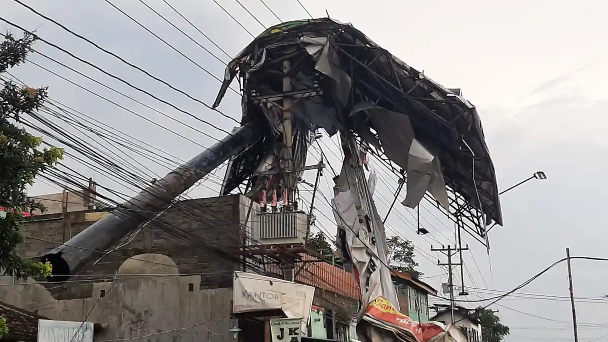 PLN Berangsur Pulihkan Gangguan Listrik Pasca Hujan Lebat di Yogyakarta