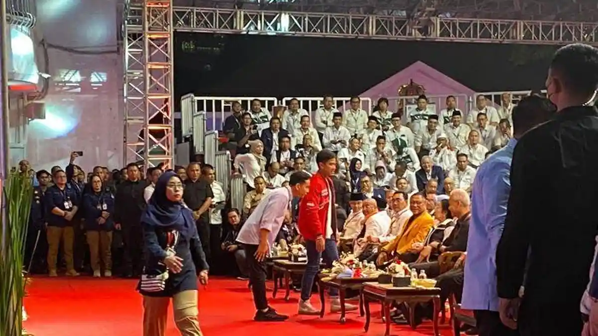 Bertemu dan Bersalaman dengan Megawati di KPU, Begini Kesan Gibran