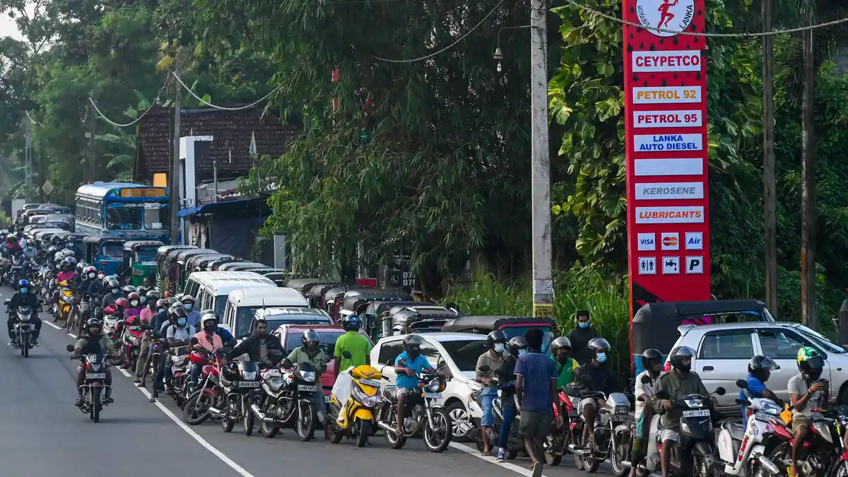 Terjebak Krisis Ekonomi, Stok BBM Sri Lanka Hanya Cukup untuk Lima Hari