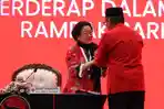 Megawati-menangis-sambut-Hasto-4.jpg