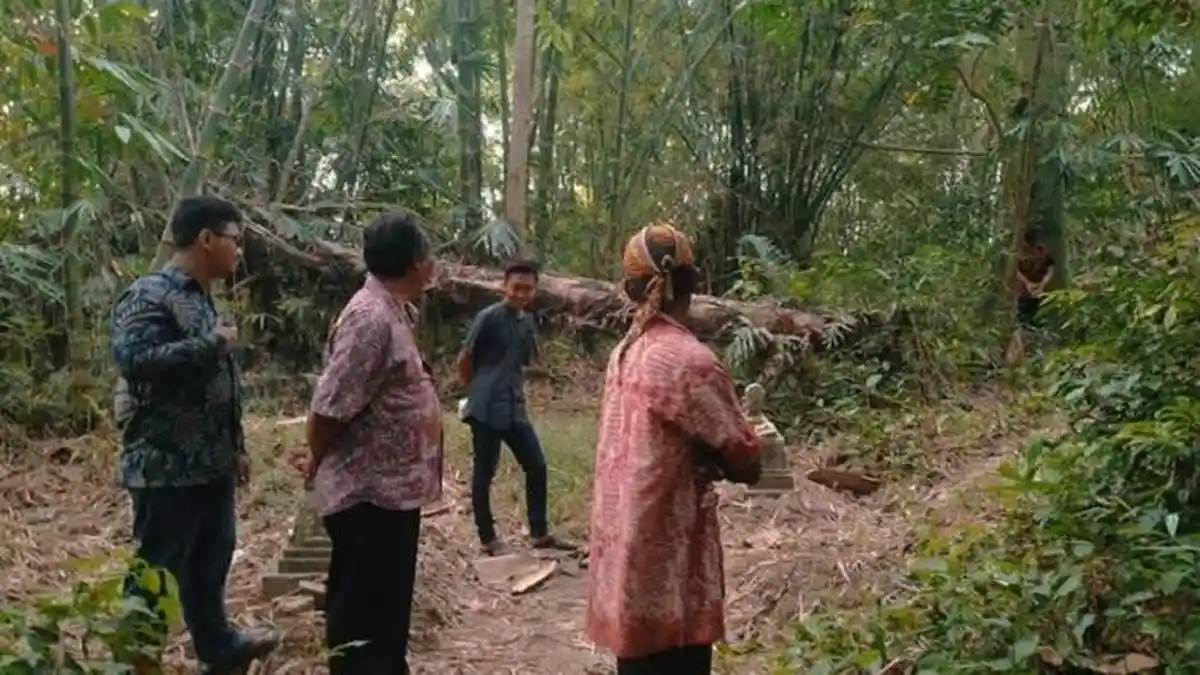Dikenal Angker, Ini Cerita Situs Makam Cilik Desa Purwosari Blora 