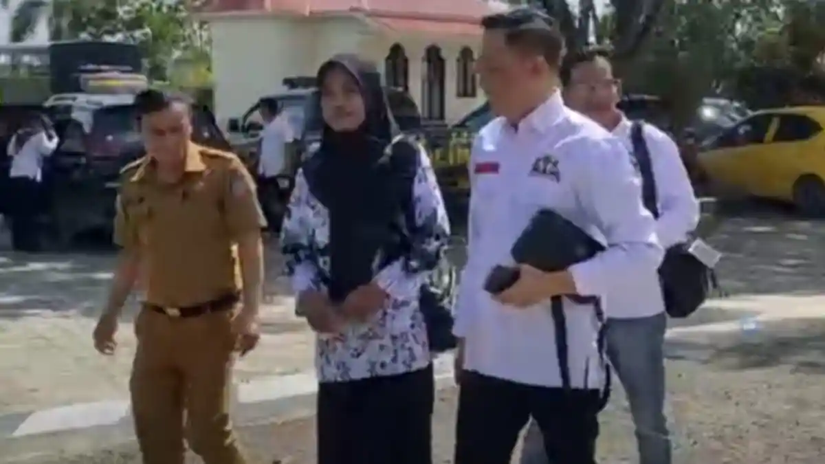 BREAKING NEWS Sidang Lanjutan Kasus Guru Supriyani Konawe Selatan, Eks Camat Baito Sudarsono Hadir