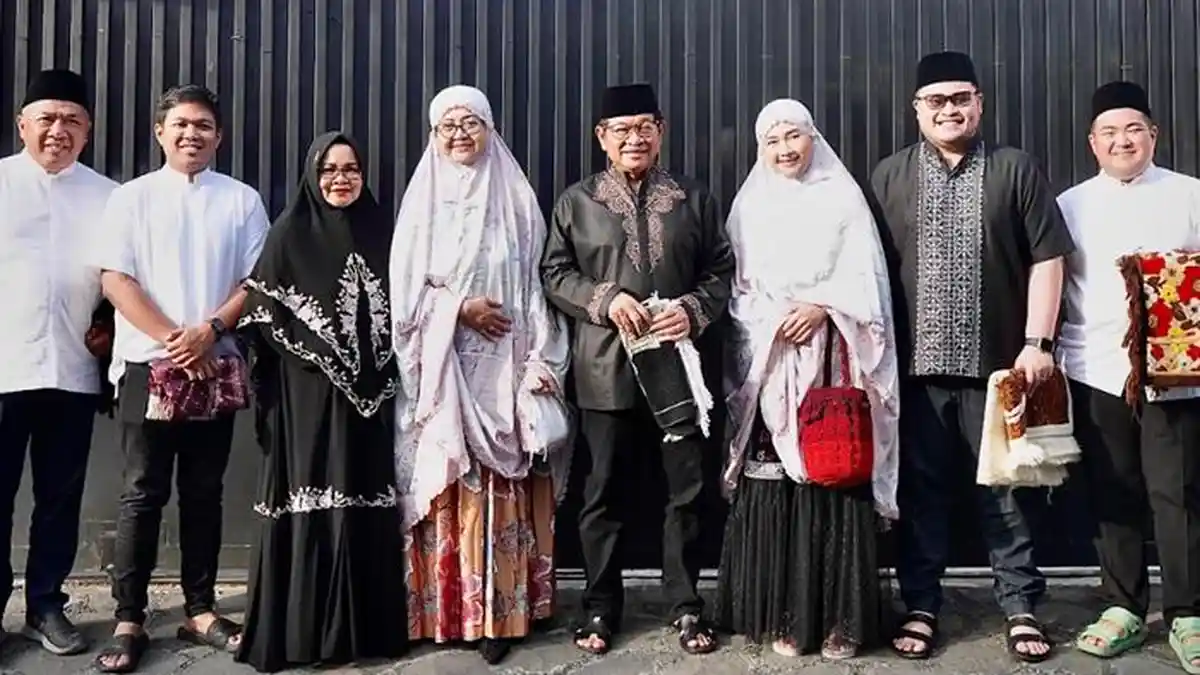 Bupati Kediri dan Menseskab Pramono Anung Rayakan Hari Raya Idulfitri di Kediri