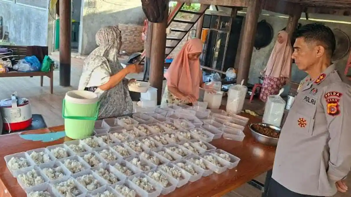 Kapolda Aceh Tinjau Program PMT bagi Ibu Hamil dan Lansia di Gampong Tibang