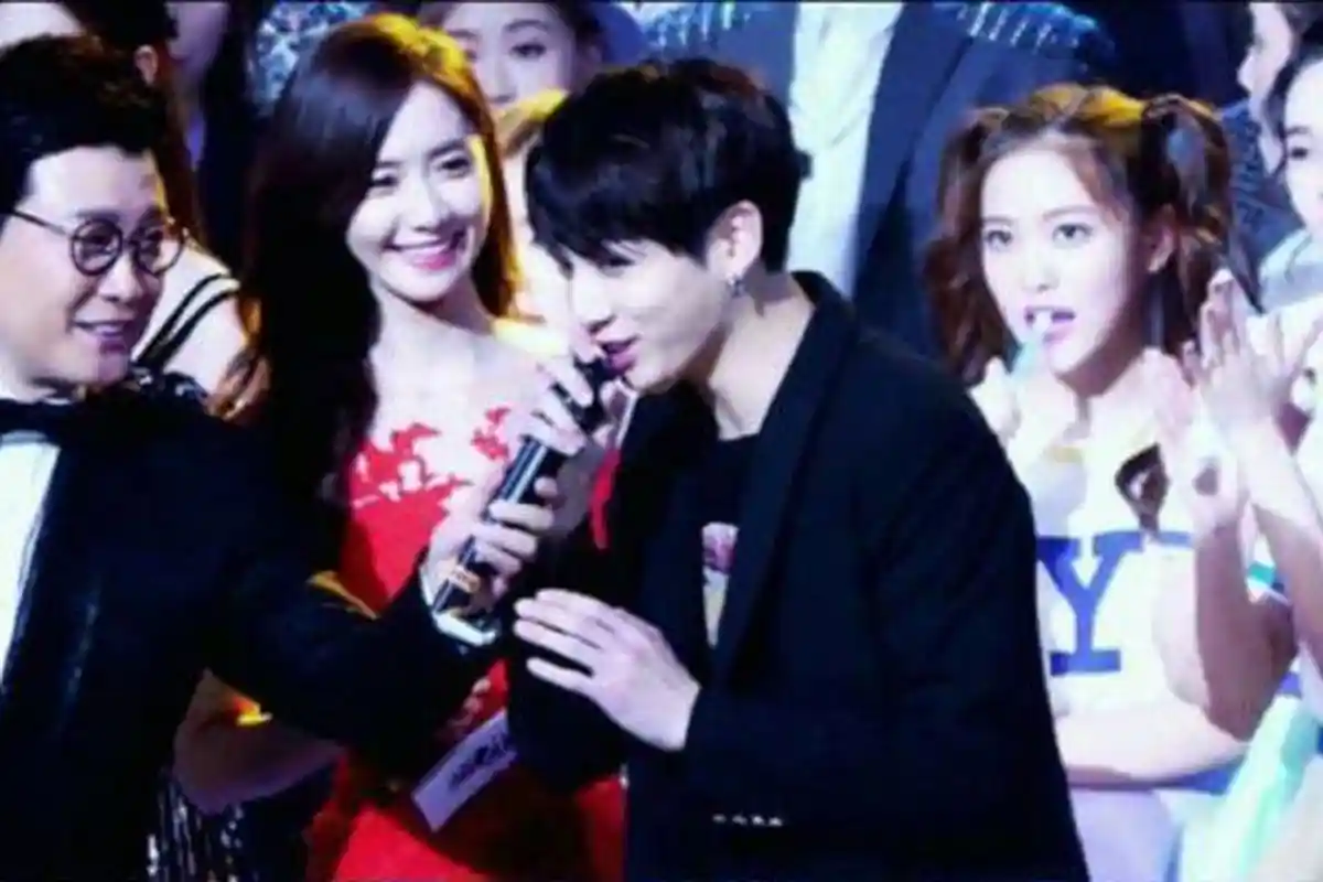 Yoona SNSD Kepergok Sedang Pandangi Jungkook BTS, Naksir Kali Ya?