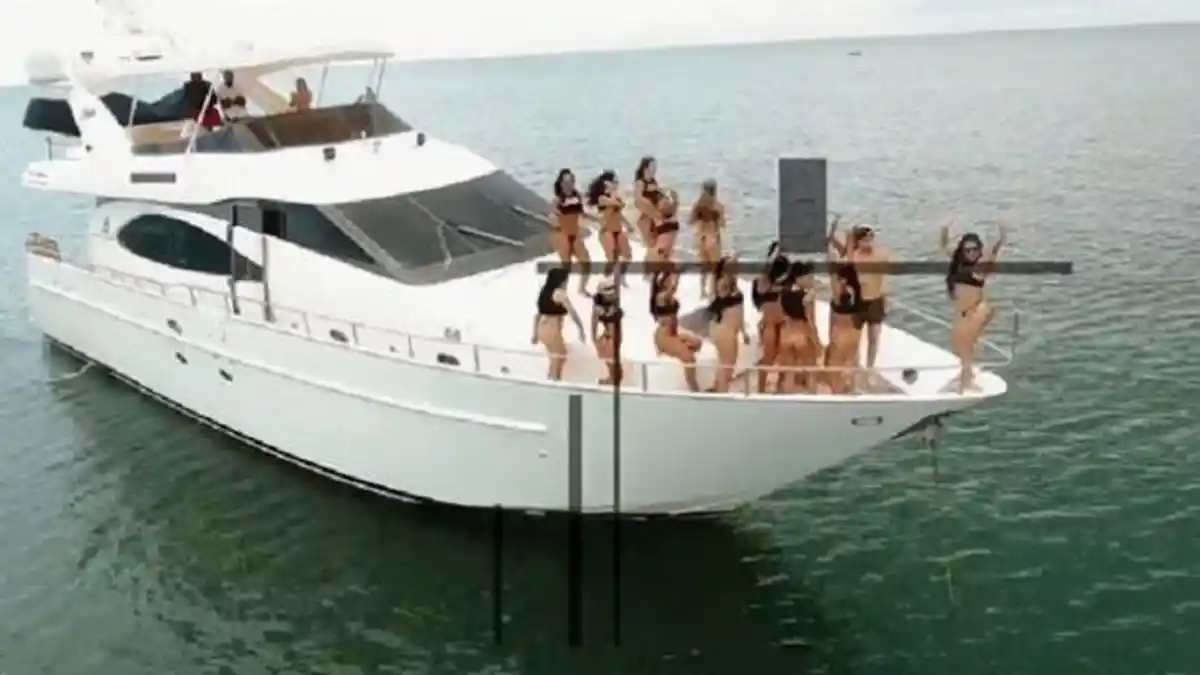 Cerita Brian, Seorang Perjaka yang Nekat Mengumpulkan Koin Demi Merasakan Kenikmatan di Pulau Seks