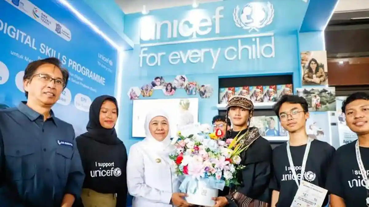 Gandeng ITS dan UNICEF, Pemprov Jatim Luncurkan Program Digital Skills ...