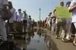 Unjuk Rasa Bidan PTT