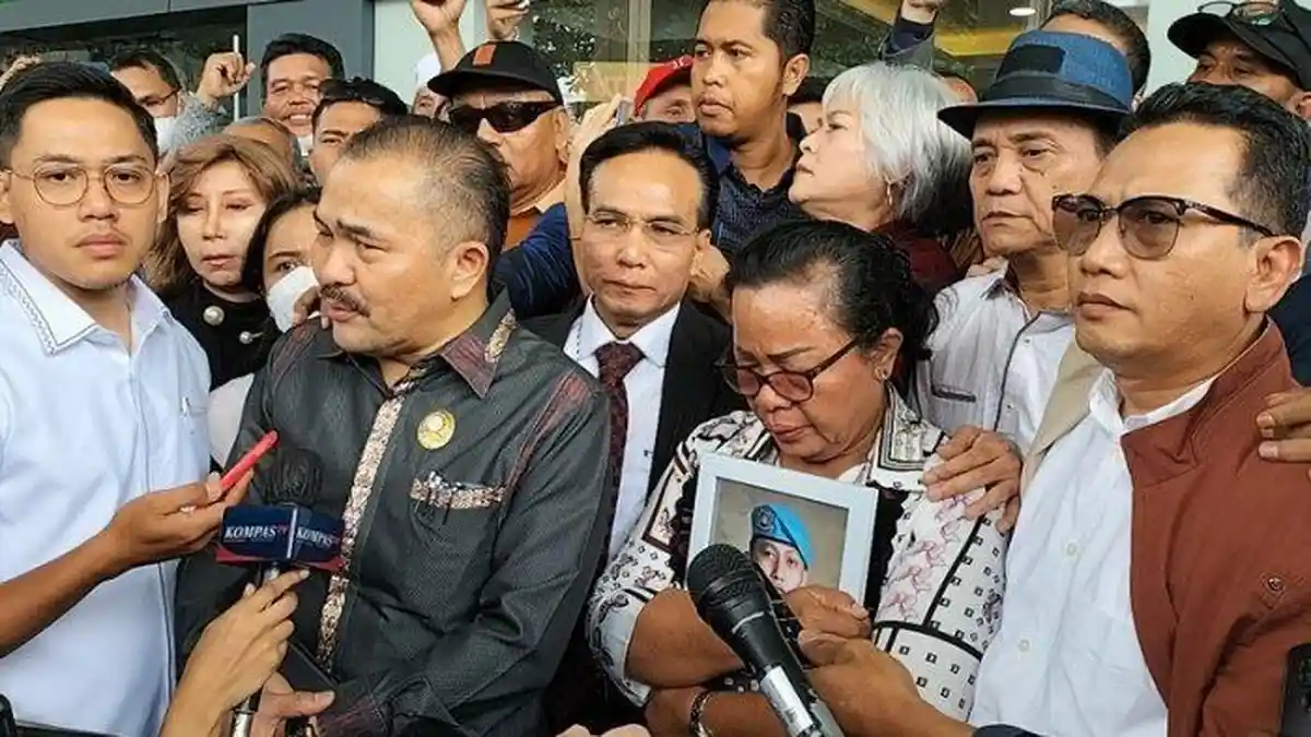Beda Reaksi Ayah dan Ibu Brigadir soal Vonis Ringan Richard Eliezer, Rosti Peringatkan Bharada E