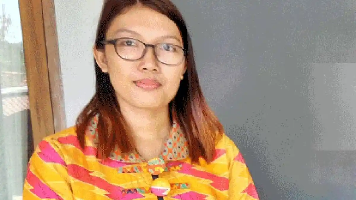 Bermula Mengobatkan Mata, Yayah Muslihah Jadi Pengrajin Bulu Mata Palsu