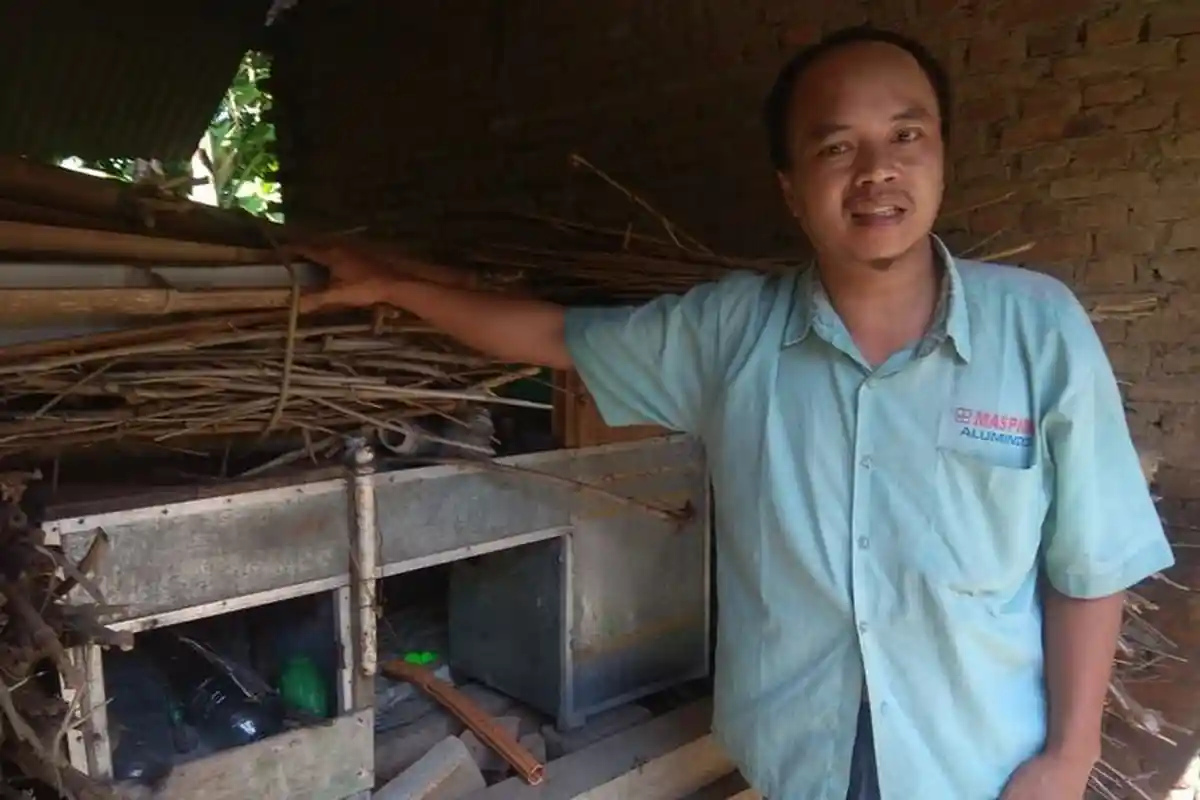 Menangis Menghiba di Pinggir Jalan, Pria Ini Jual Blender Bekas karena Tak Punya Uang Beli Beras