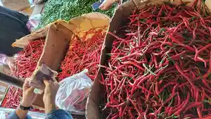 cabai-merah-keriting-di-Pasar-Angso-Duo.jpg