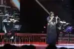 Shena Malsiana di Gala Show Ke-6 X Factor Indonesia