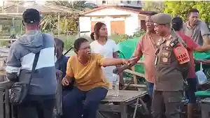 Personel-gabungan-yang-terdiri-dari-Satpol-PP-dan-Damkar-Sikka-bersama-TNIPolri.jpg