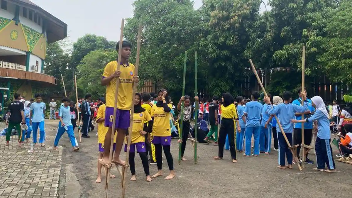 Memutus Candu Layar Lewat Permainan Tradisional
