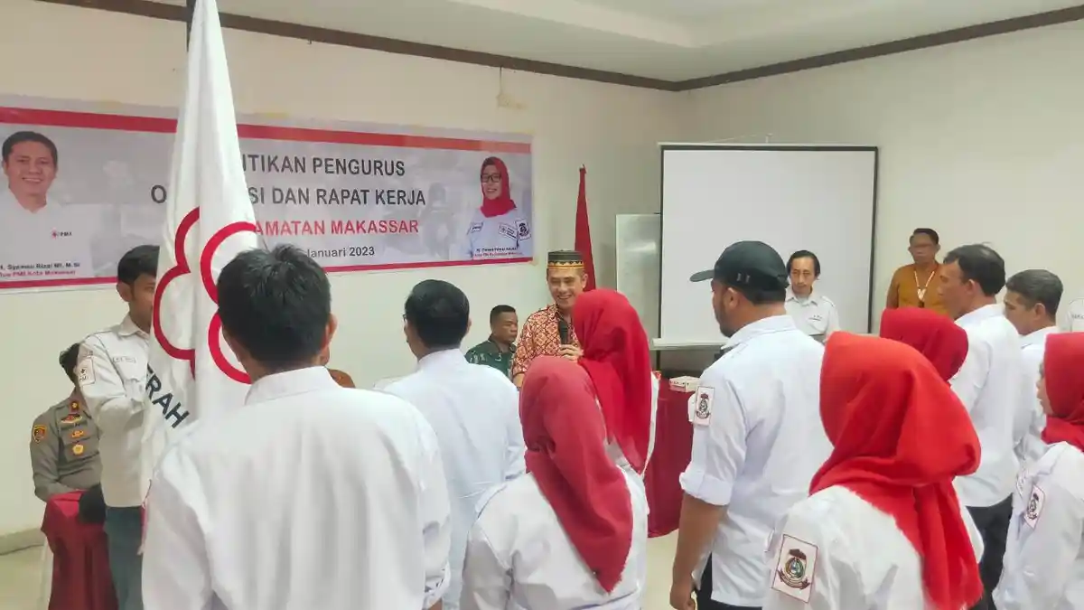 Resmi, Deng Ical Lantik Pengurus PMI Kecamatan Makassar Masa Bakti 2020 - 2024