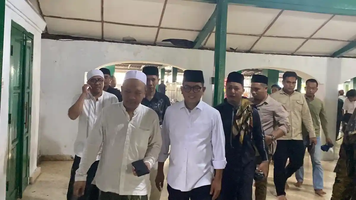 Ziarah ke Makam Sultan Maulana Hasanuddin, Andra Soni Ingin Peradaban Banten Lebih Maju