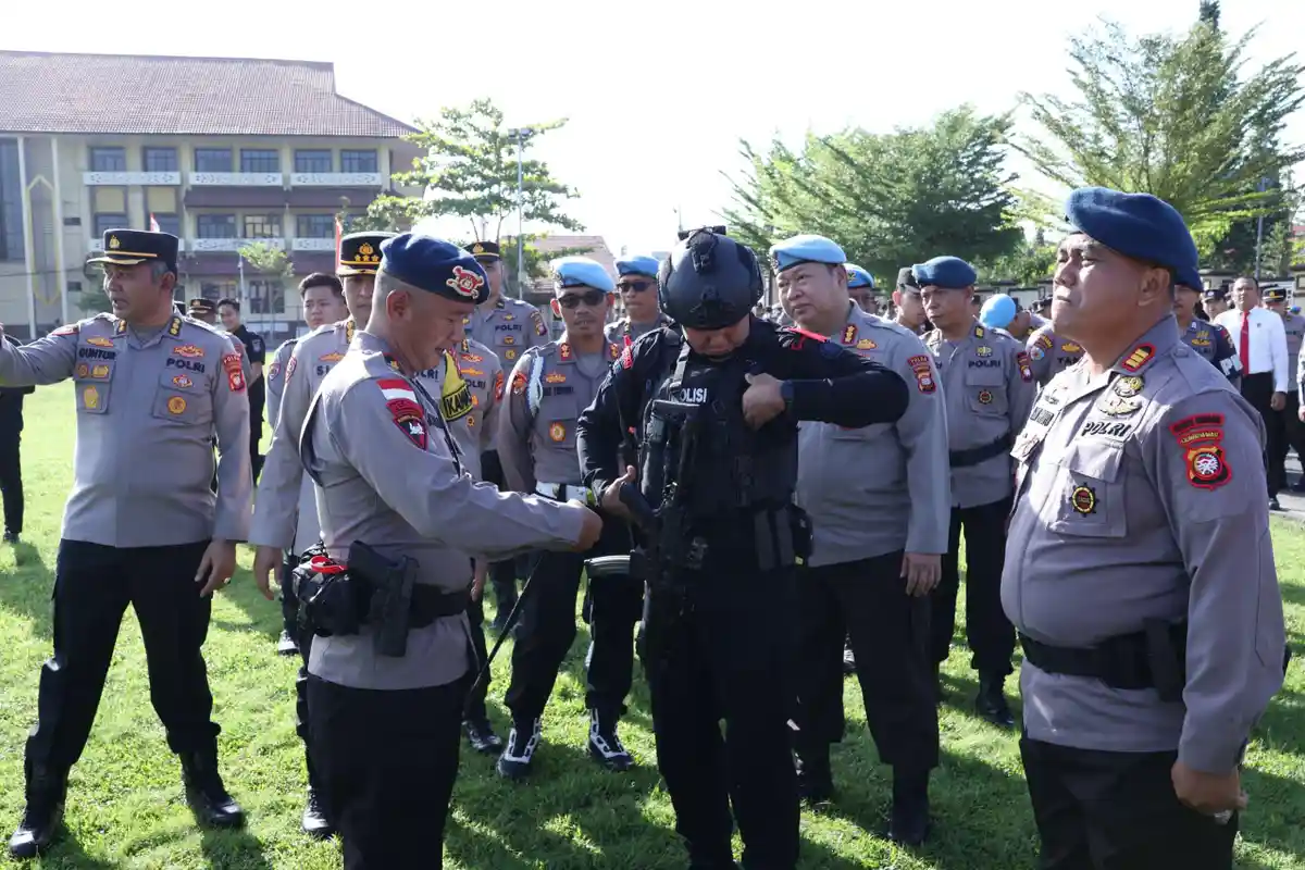 Tertibkan Penggunaan Senjata Api, Polda Kalbar Laksanakan Pengecekan Senjata Api Personel