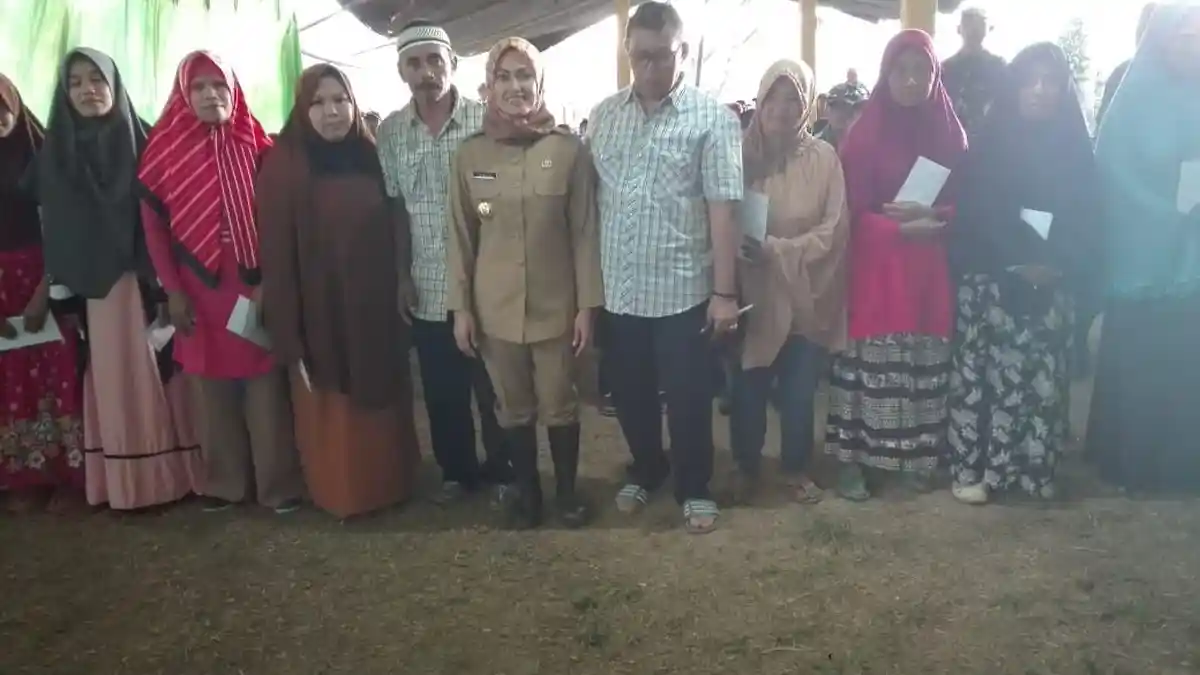 Dikunjungi Bupati, Warga Seko Luwu Utara Minta Ini