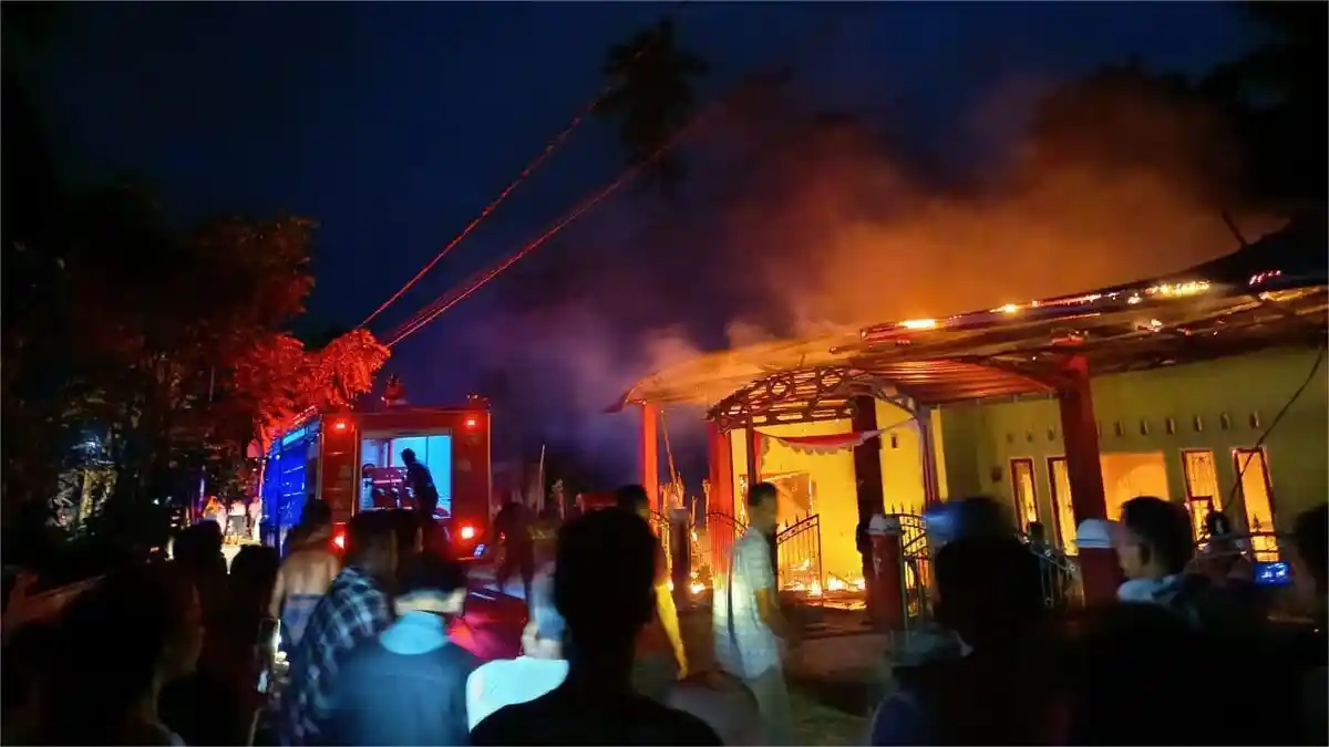 Rumah Tukang Jahit di Batang Kapas Pessel Terbakar, Lima Jiwa Kini Mengungsi ke Tempat Saudara