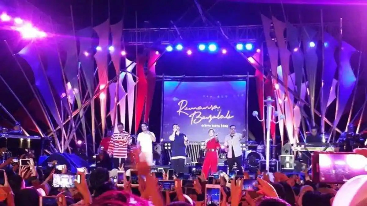 Kahitna dan Maliq & D'Essentials Sukses Hibur Penonton dalam Balutan Romansa Boyolali 3