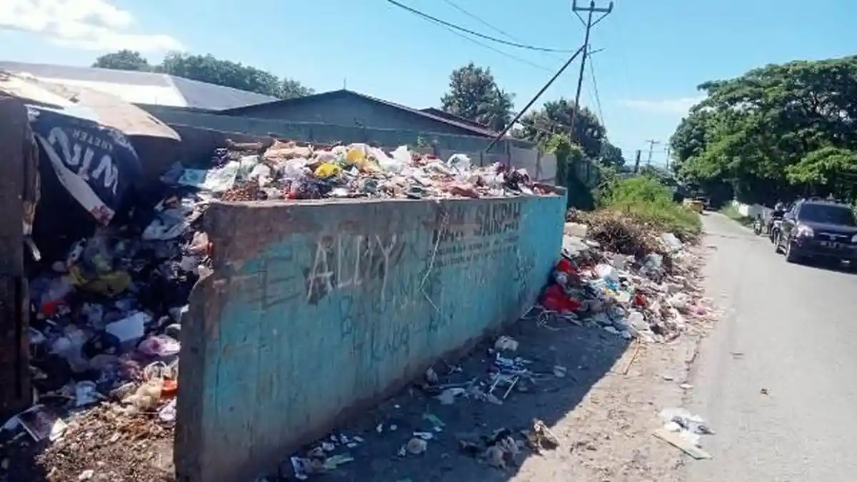Tumpukan Sampah di Kelurahan Namosain Bukan Milik Warga Sekitar
