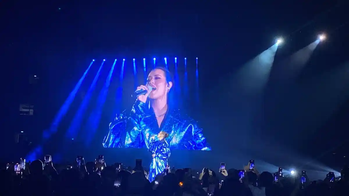 Raisa Terharu Konser Tunggalnya Bisa Terlaksana Meski Tertunda Dua Tahun