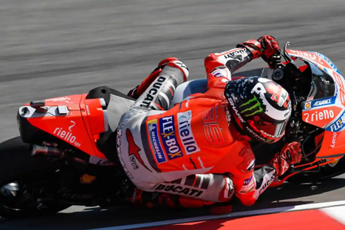 Jorge Lorenzo Juara MotoGP Austria 2018 Setelah Terlibat Duel Sengit dengan Marc Marquez