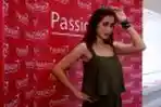 Jessica Iskandar Belanja Perhiasan di Mall Puri Kembangan