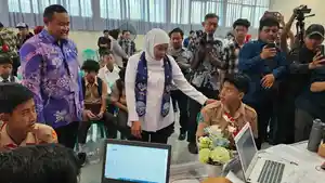Gubernur-Jawa-Timur-Khofifah-Indar-Parawansa-meninjau.jpg