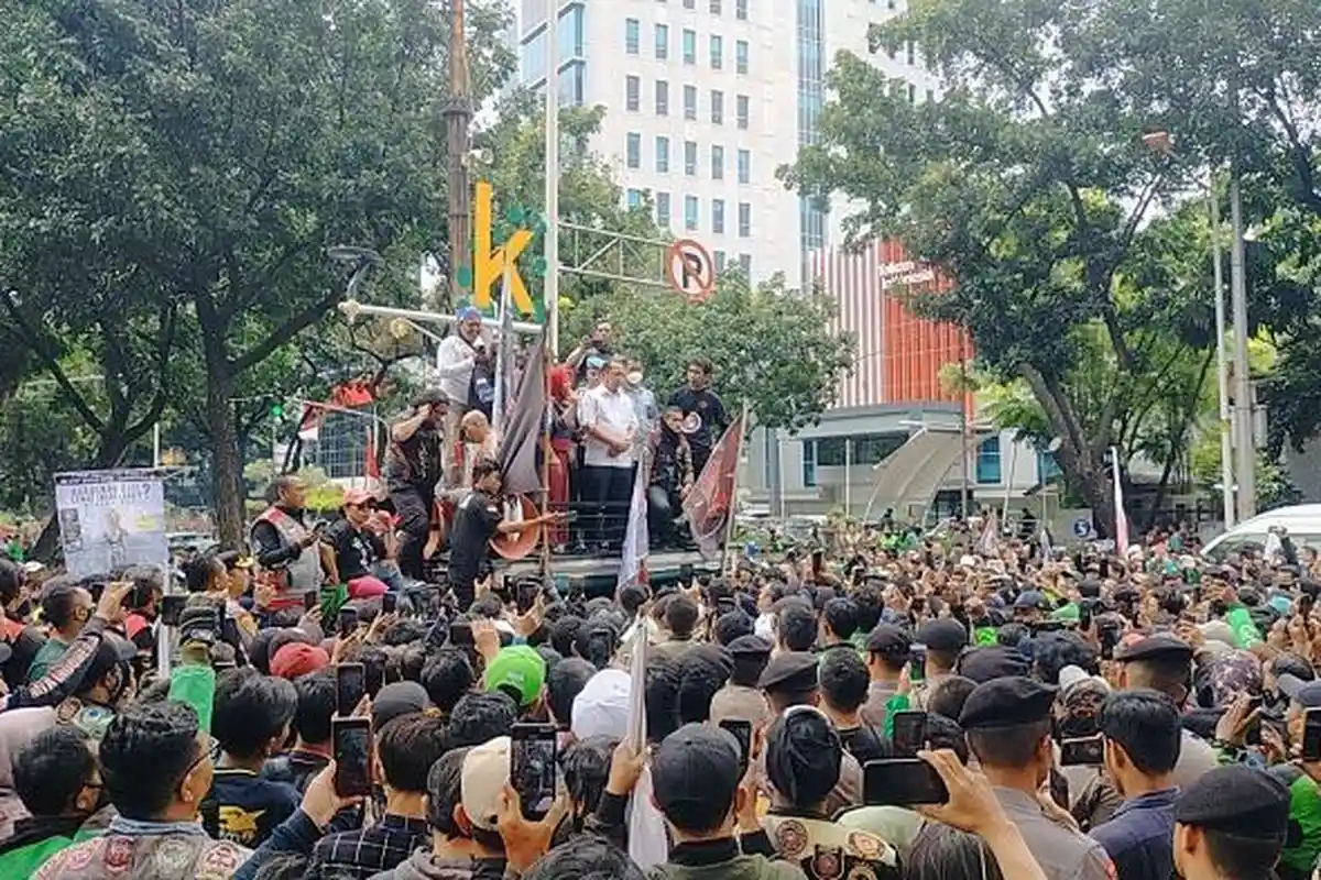 Temui Massa Aksi Predator, PKS dengan Tegas Tolak Jalan Berbayar Bagaimana dengan PDI Perjuangan?