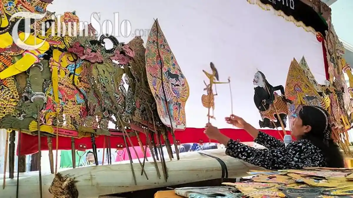 Pagelaran Congyang di Sambirejo Sragen : Padukan Kesenian Wayang, Tapi Diiringi Musik Keroncong
