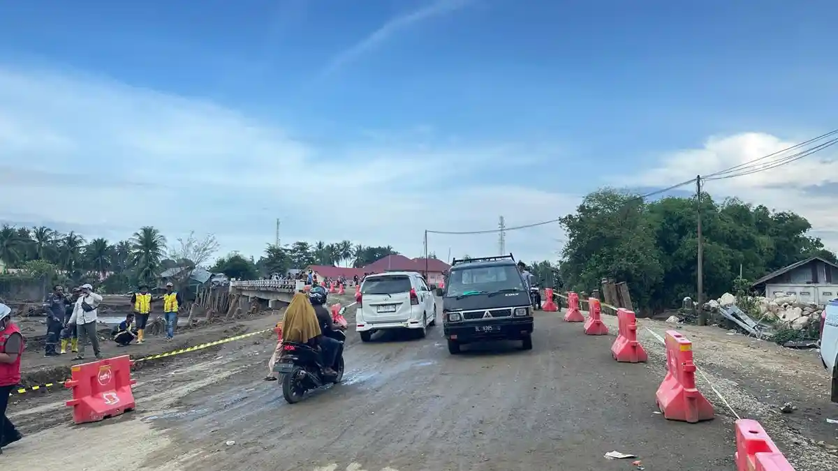 Jembatan Krueng Meureudu Pidie Jaya Bisa Dilintasi Kembali 