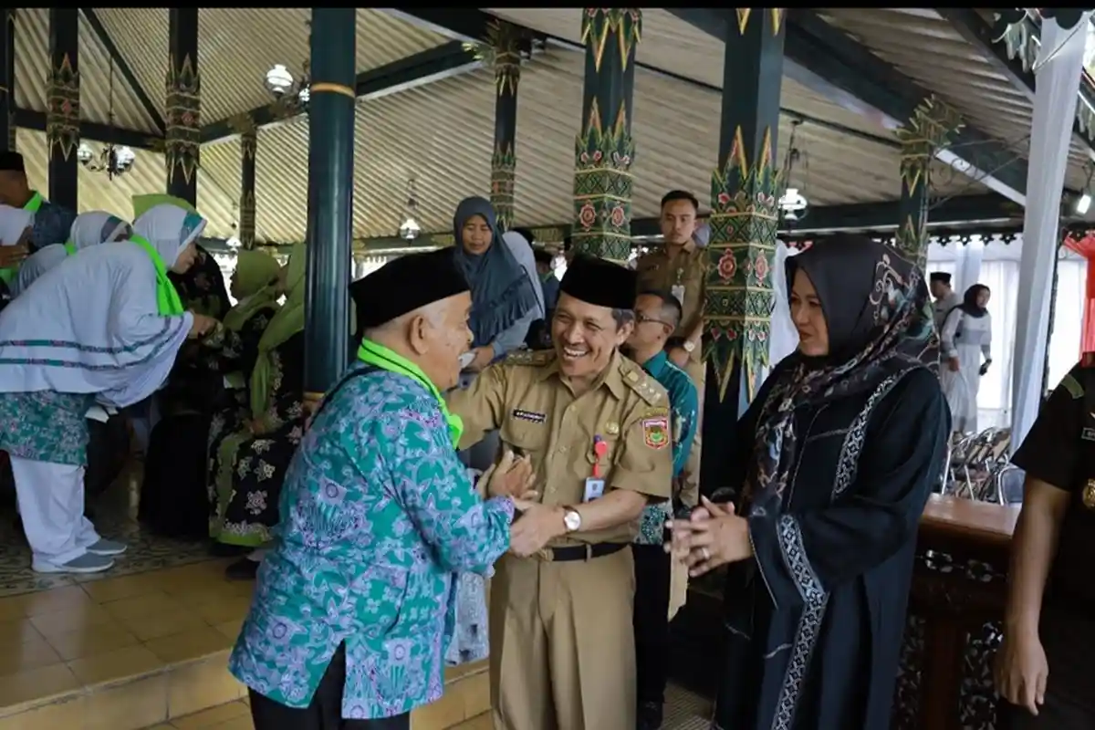 Jemaah Calon Haji Kloter 20 Wonosobo Hari Ini Diberangkatkan Menuju Asrama Haji Donohudan