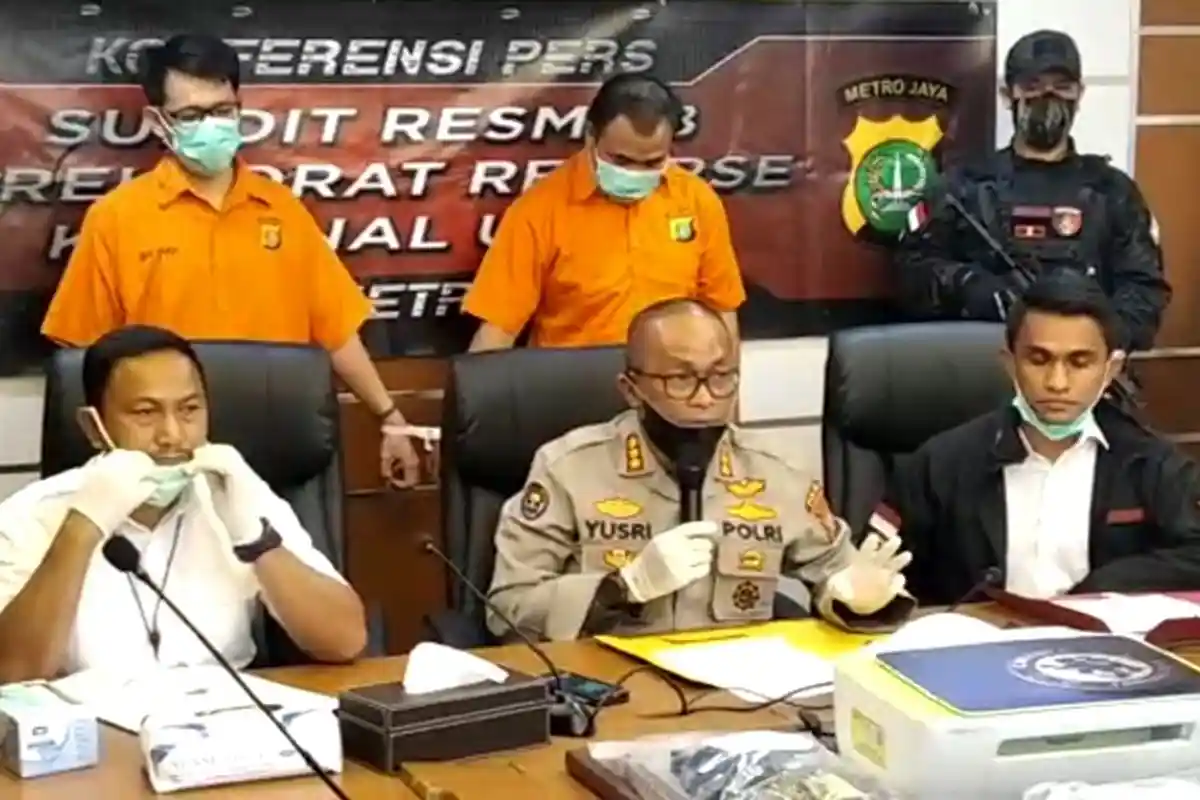 BOBOL ATM Hingga Ratusan Juta Rupiah, Dua Anggota Komplotan Skimming Kartu ATM Dibekuk Polda Metro