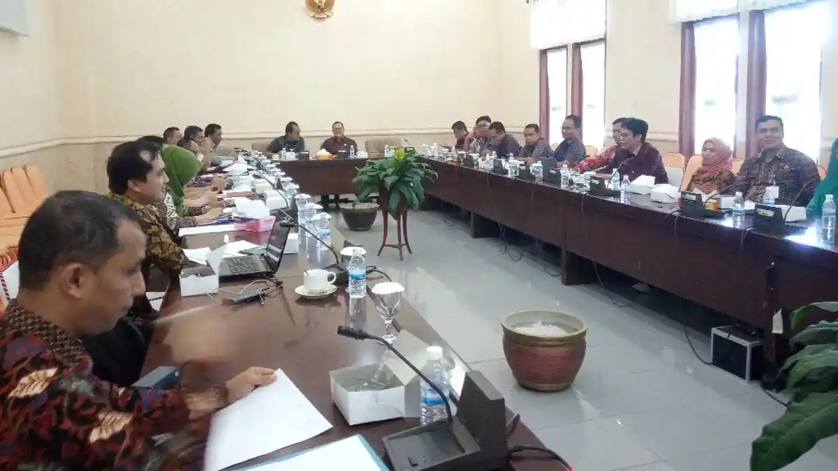 PLN Jambi Targetkan 11 Desa di Batang Asai Ahir 2020 Teraliri Listrik