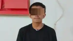 Pria-pemilik-senjata-tajam-jenis-badik-berhasil-diamankan-jajaran-Polsek-Poasia-Kendari.jpg
