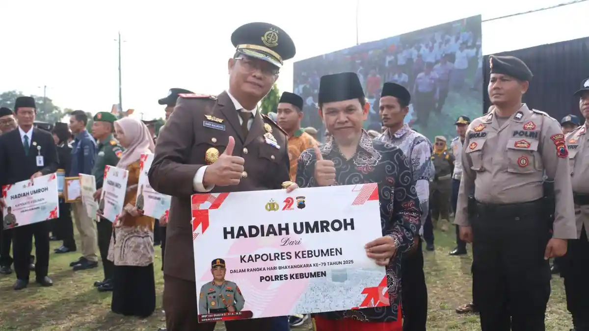 15 Orang Dapat Hadiah Umrah Gratis dari Polres Kebumen di Puncak Peringatan Hari Bhayangkara ke 79