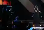 Shena Malsiana di Gala Show Ke-10 X Factor Indonesia