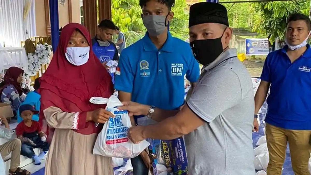 Anggota DPR RI, Muslim SHI MM Laksanakan Ibadah Qurban di Langsa