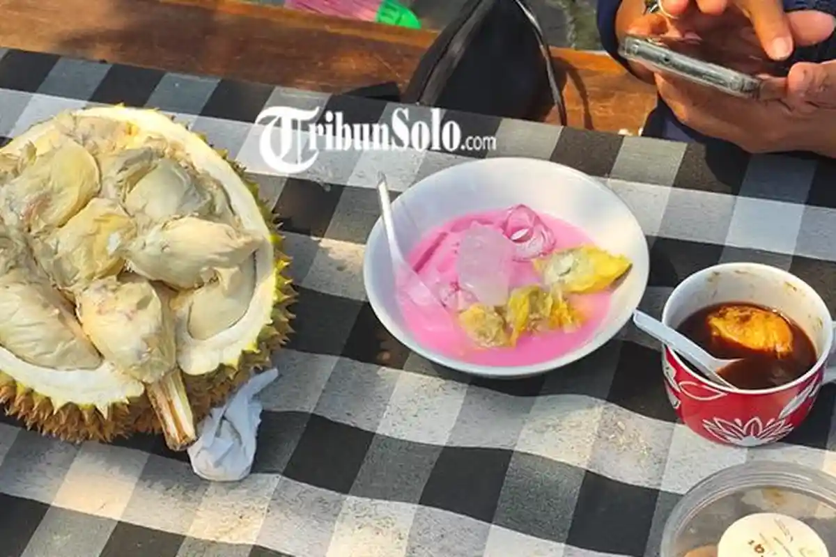 Kuliner Klaten : Tana Durian, Sensasi Menikmati Kopi Durian, Durian Diambil Langsung dari Kebun