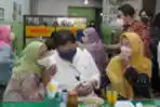 Dikerubungi Emak-emak, Airlangga Hartarto Didoakan Jadi Presiden
