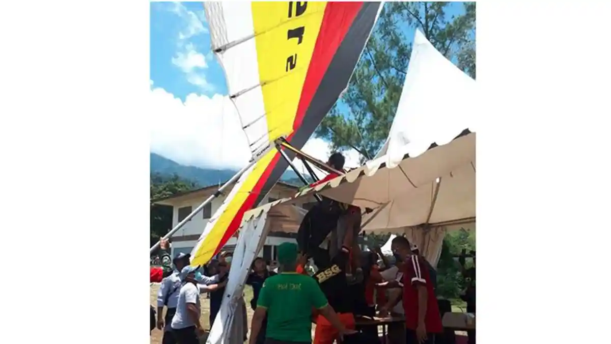 Sempat Take Off Sempurna, Atlet Gantole Sumbar Nyaris Celaka Saat Mendarat di PON Papua 2021