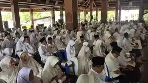 Ratusan-jemaah-haji-Ponorogo-saat-pamitan.jpg