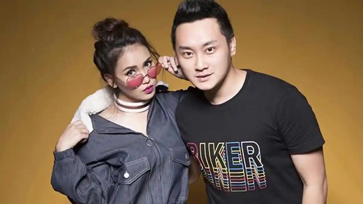 Gara-gara Postingan Foto Ayu Ting Ting Bareng Rio Motret, Netizen: Awas Kena Aura Negatif