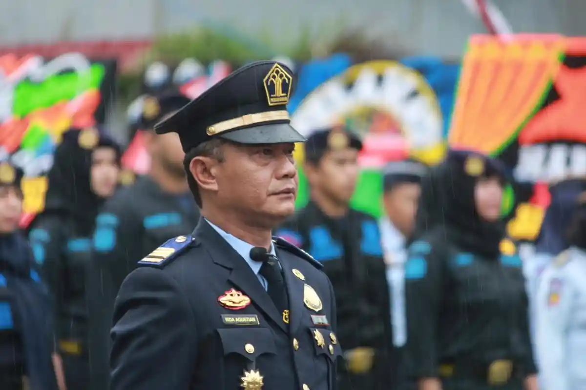 Foto Peringatan Hari Bhakti Imigrasi di Pelataran Kantor Imigrasi Kelas 1 Makassar - kepala-seksi-teknologi-informasi-komunikasi-kei.jpg