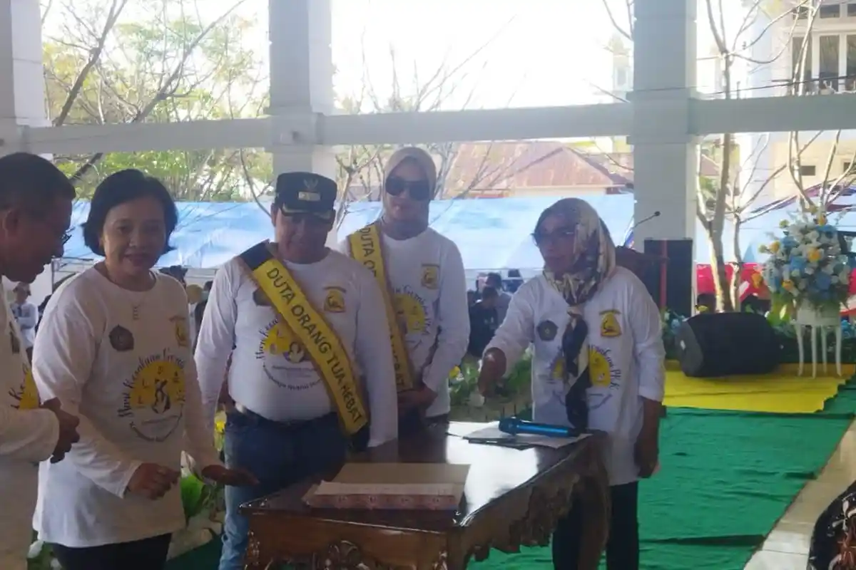 Satgas Stunting dan Kader Yaga Mei di Kabupaten Pulau Taliabu Terima Penghargaan