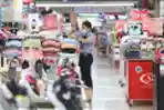 Gerai Transmart Cempaka Putih Jakarta Beri Diskon