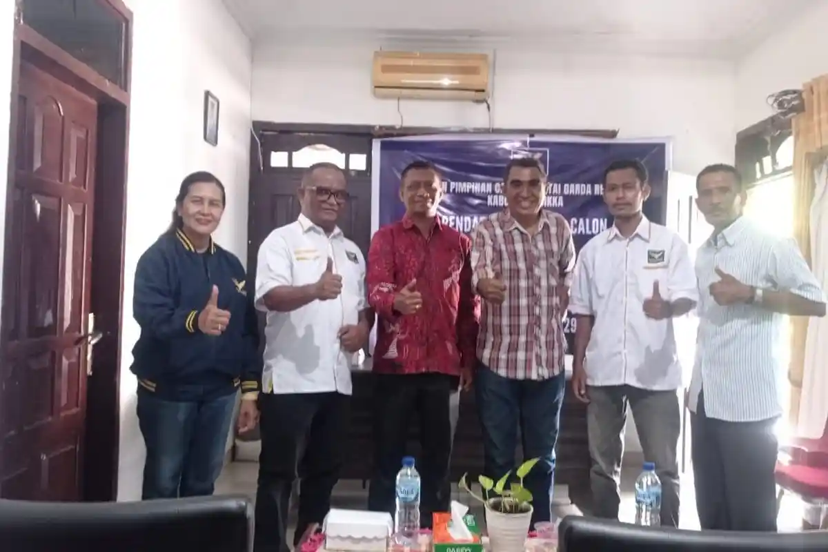 Emanuel Kolfidus Maju Bertarung dan Daftar Sebagai Bakal Calon Bupati Sikka di Partai Garuda